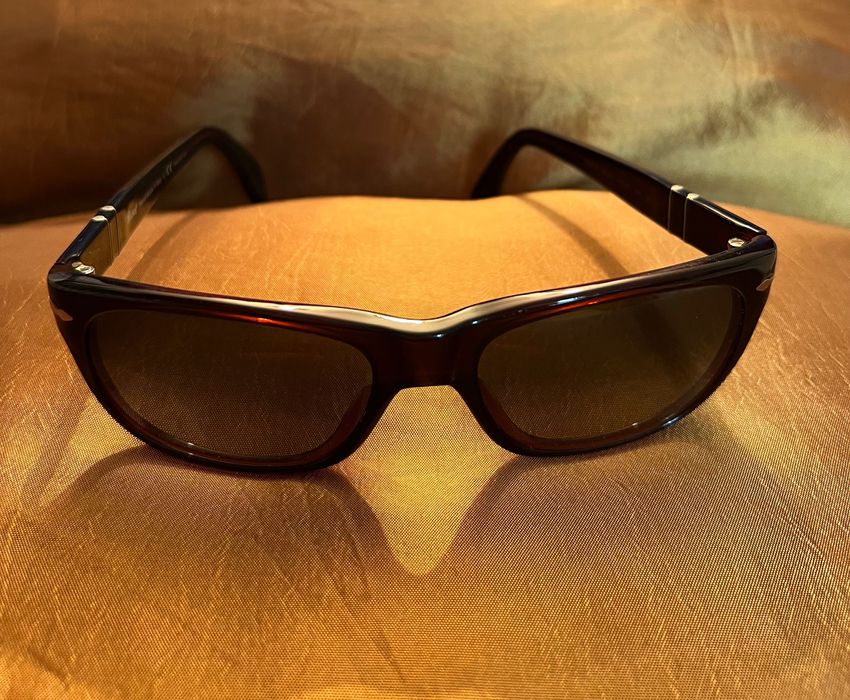 Очила марка Persol