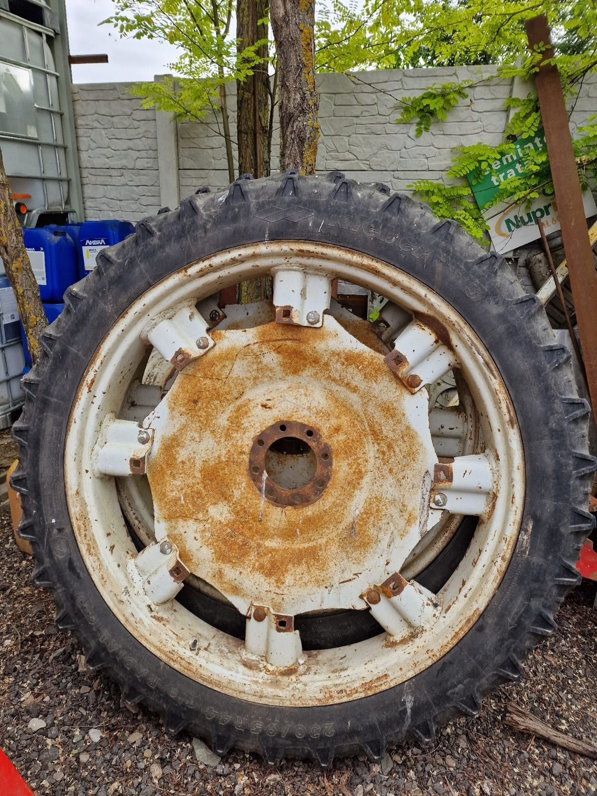 Vând roti înguste de tractor