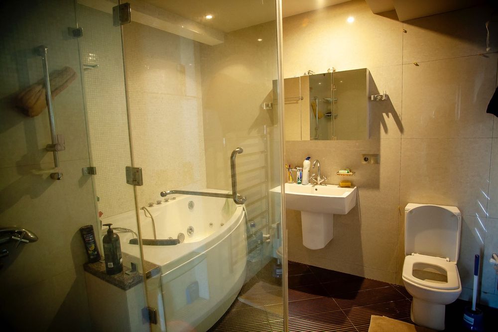 Срочная продажа! Большая квартира, на Хамида Алимджана. 18 этаж