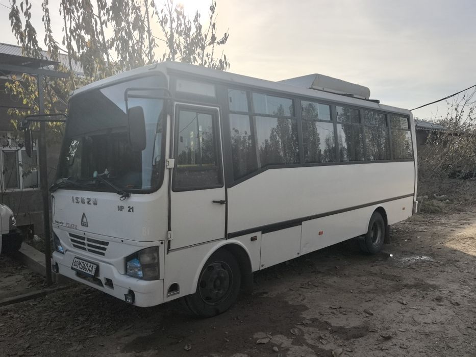 Исузи автобус сотилади