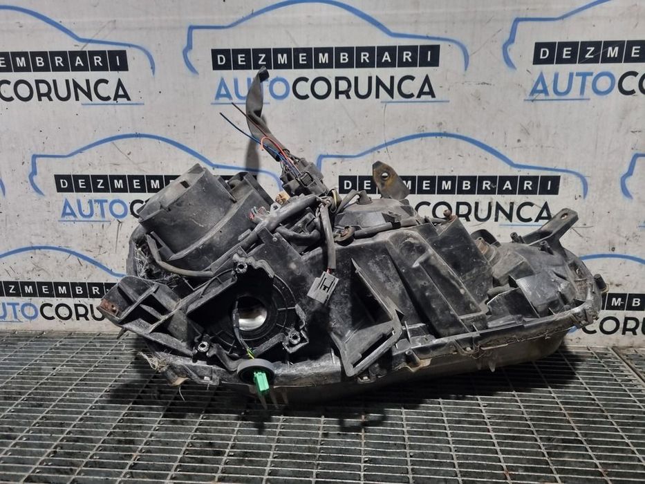 Far Stanga Mitsubishi Outlander Facelift 2009 - 2012 SUV 4 Usi (1314) Xenon