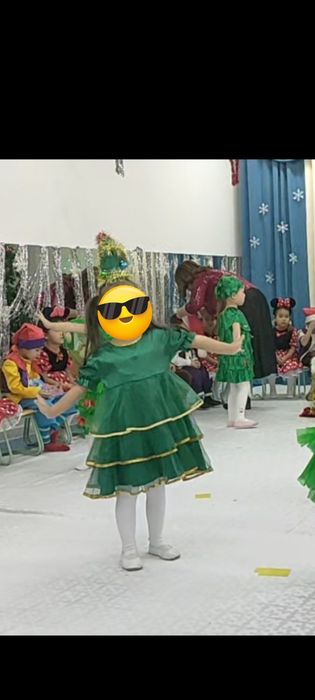 Наряд новогодней елочки