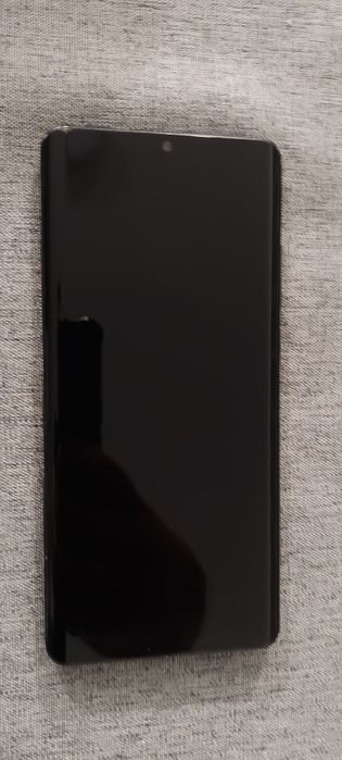 Vând Huawei P30 Pro – (display crăpat )