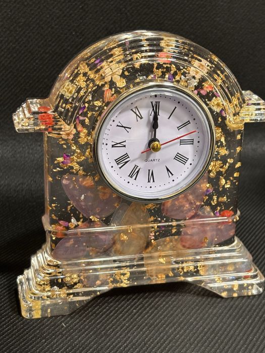 Винтидж часовник от епоксидна смола