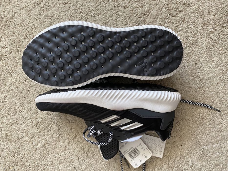 Vand adidas alpha bounce