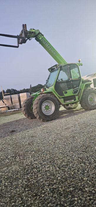 Închiriez incarcator telescopic manitou și miniexcavator,bobcat.