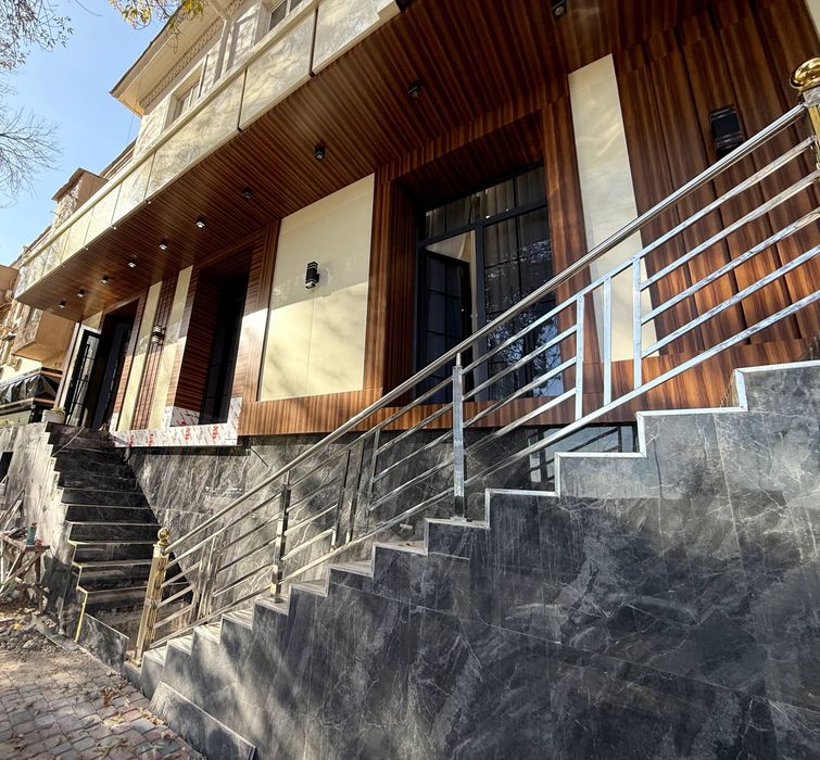 Аренда нежилое помещение ул Шоторуставилли 4 комнатная