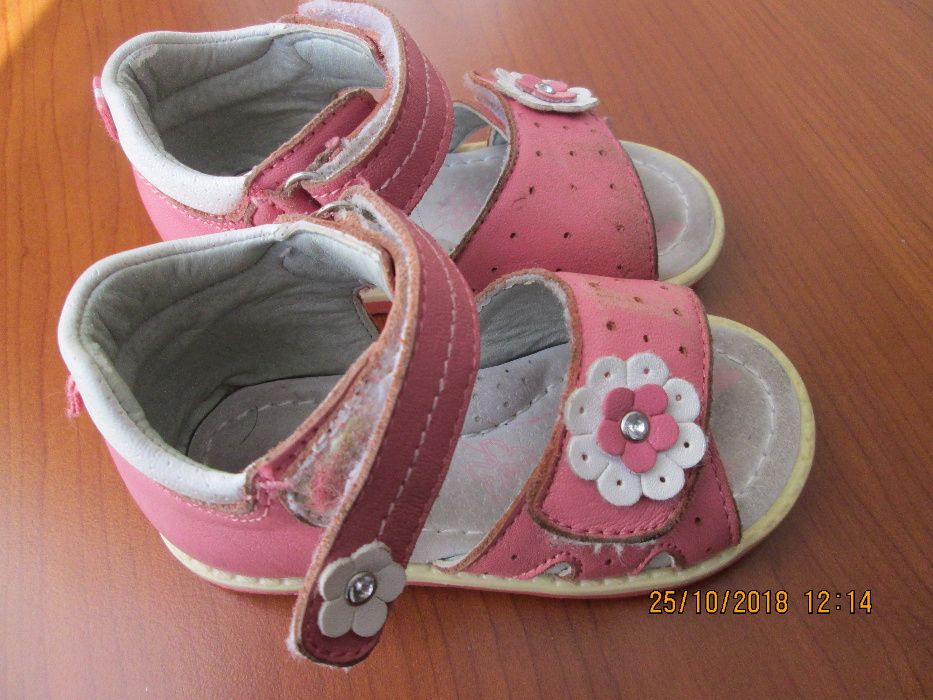 детски сандали
