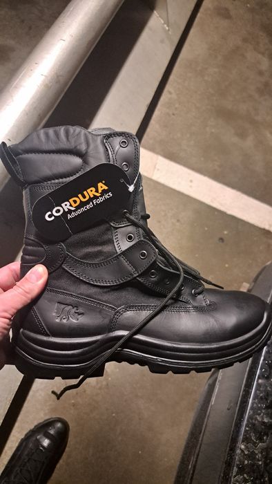 Bocanci militari de sezon