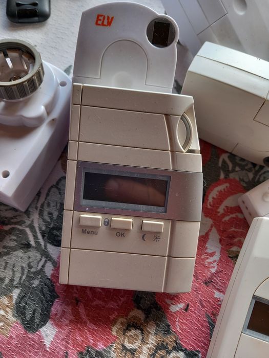 Controler calorifere cu capete termostat fără fir