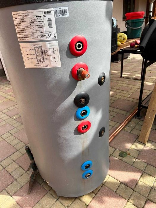 Sistem solar Ferroli presurizat, 20 tuburi vidate
