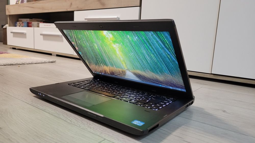 Laptop Dell Vostro i7 3632QM 2.2 GHz / 8 GB / 640 +32 GB