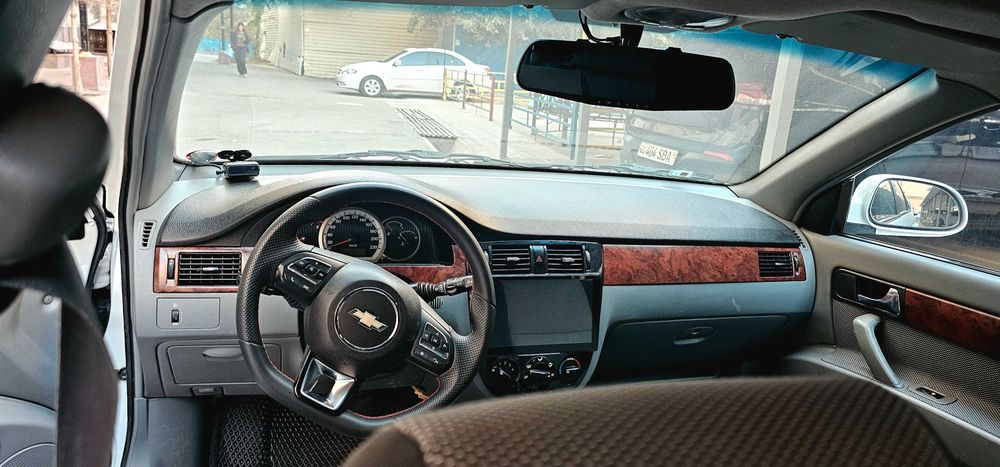Автомобиль chevrolet lacetti 1.6l