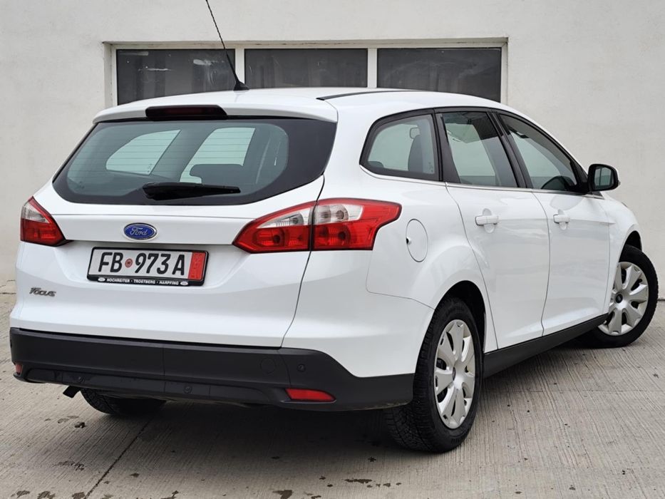 Ford Focus 1.6 benzină clasic, an 2012, Euro 5