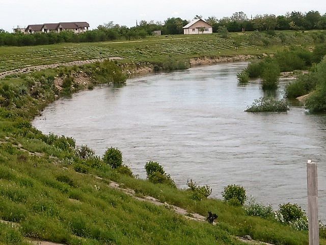 Teren intravilan de poveste langa pădure si plaja Cornetu