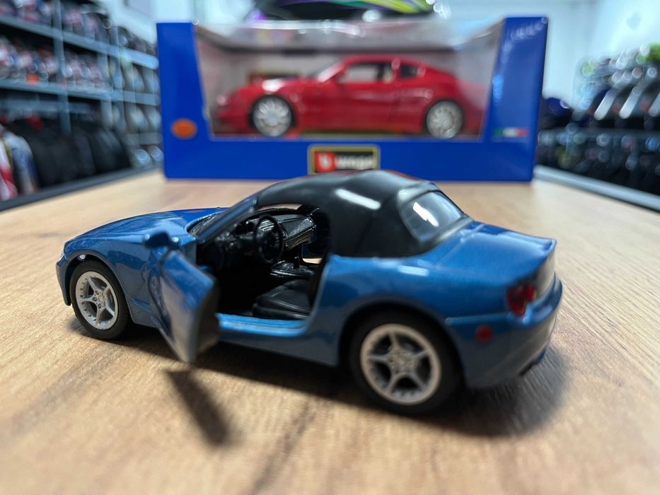 Колекционерски модел метална количка WELLY BMW Z4 CABRIO  1:43
