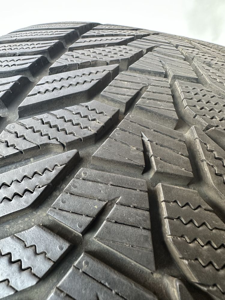 275/35/20 Hankook dot22