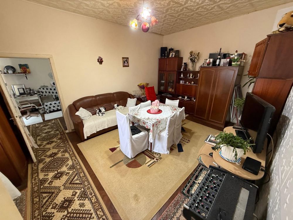 Ofer spre Vanzare Casa zona Piata Mare Curte Comuna Str Iuliu Maniu