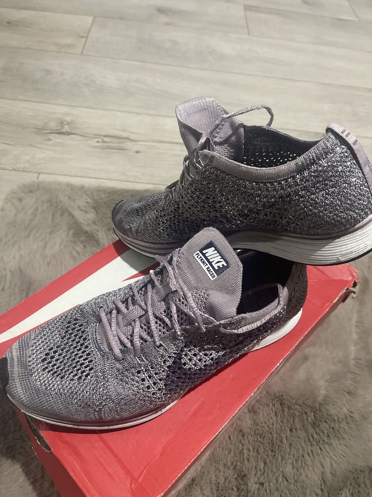 Vand adidasi Nike flyknit racer originali