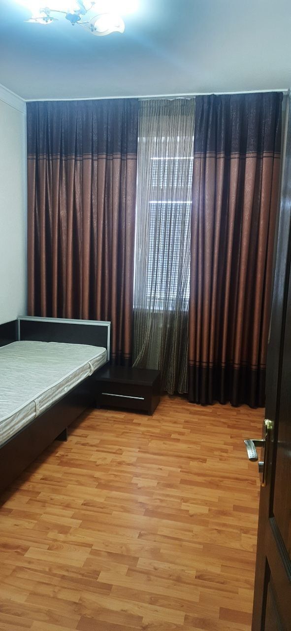 4 maktab yonidan 3xonali kvartira