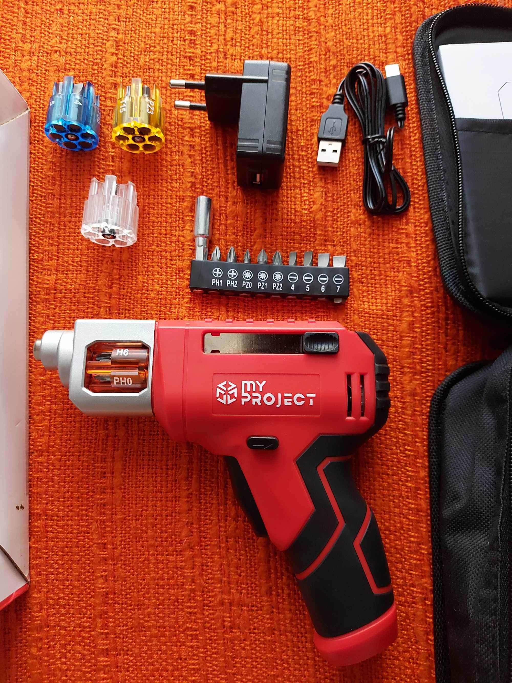 Şurubelniţa electrica  revolver + accesorii + acumulator, incarcator