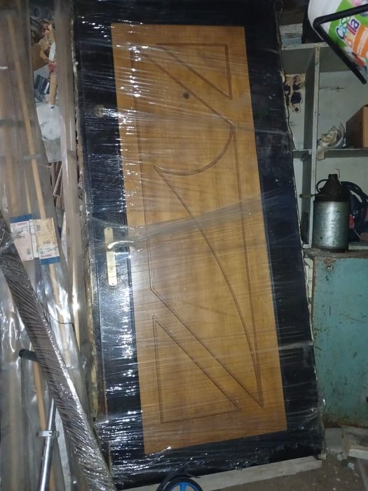 Ușa de fier de exterior cu tot cu toc