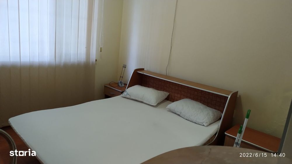 Vând două garsoniere identice în Saturn