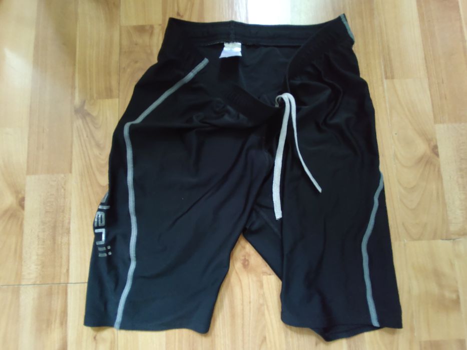 Pantaloni scurti  sport masura S, kalenji
