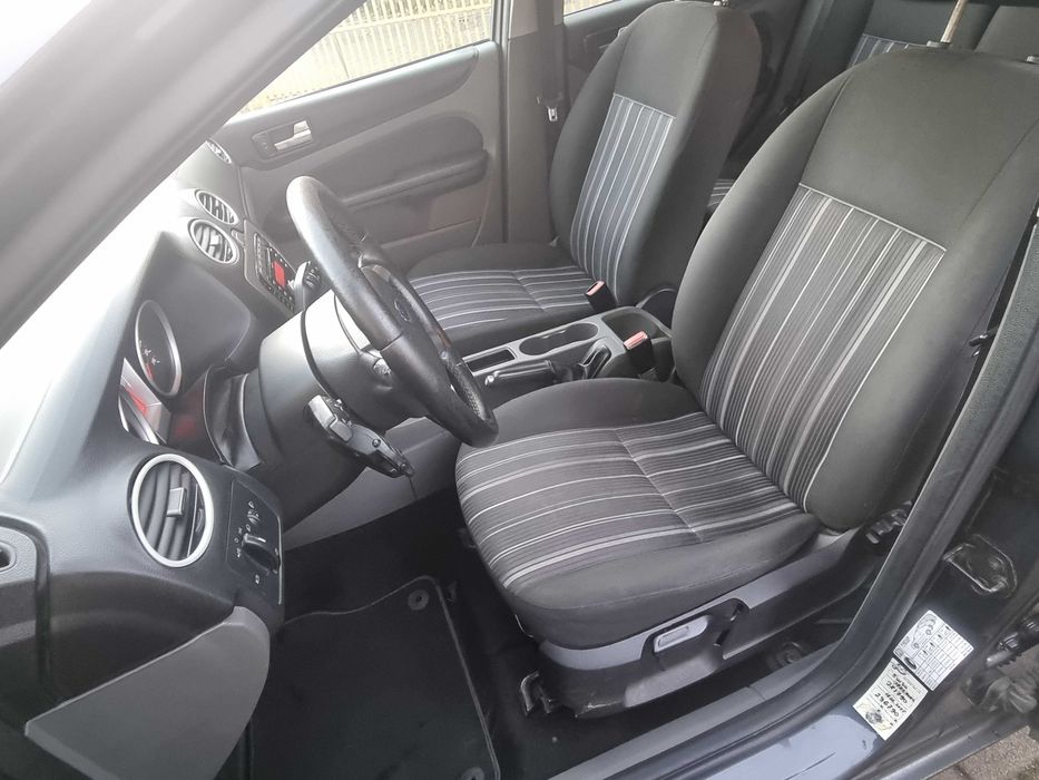 Ford Focus 2011 -Dotari Titanium -Revizii la Zi - 109CP - 1.6 TDCi