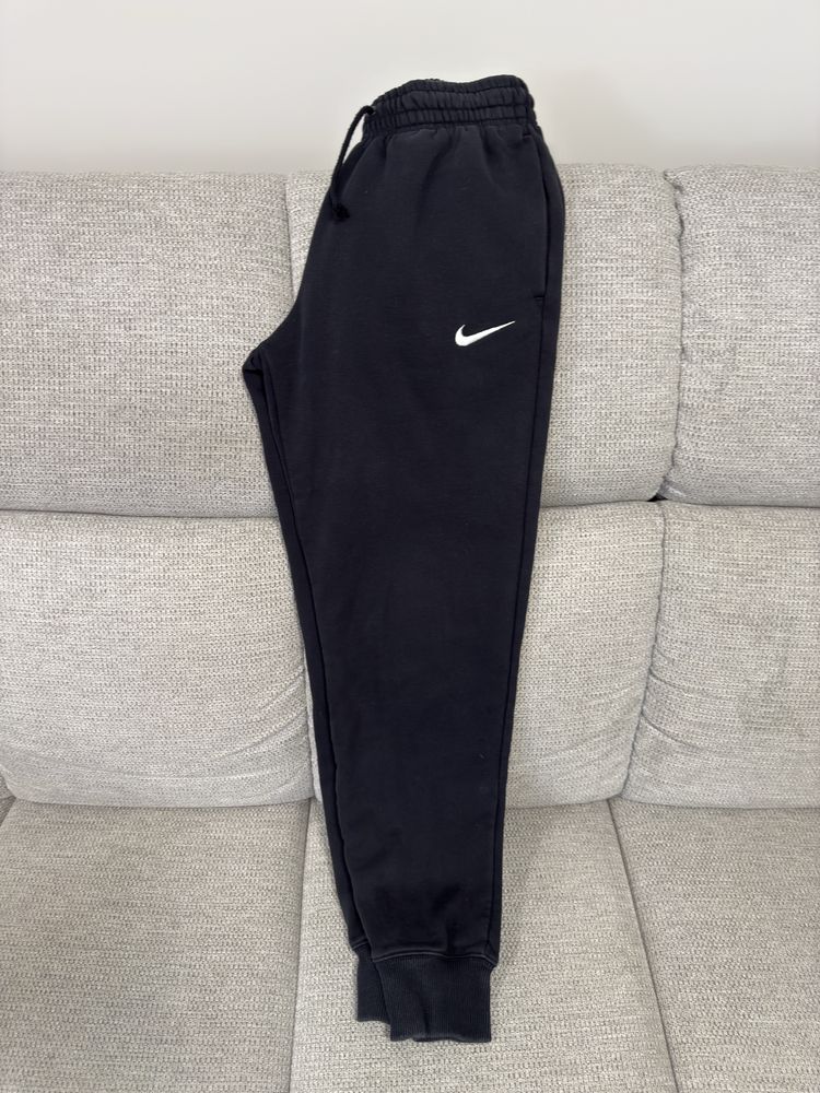 Сет Nike 2 панталон + суйтчър