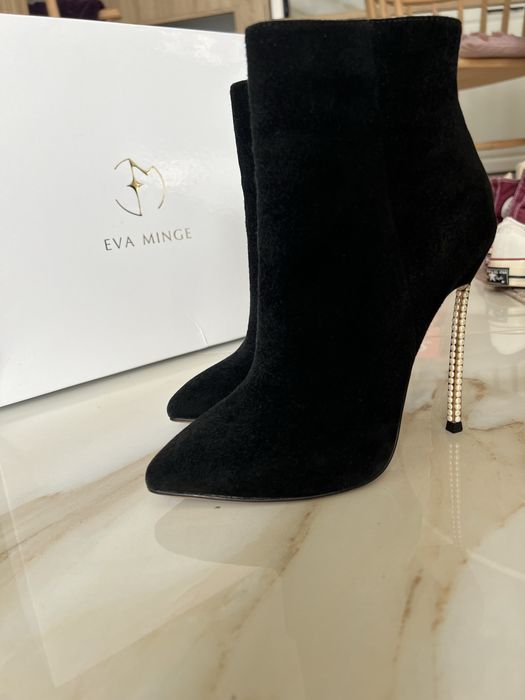 Високи боти с перли