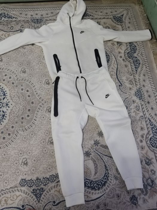 Nike течевлис спортивка