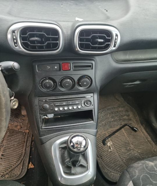 bara spate armatura portbagaj haion stop tripla stanga dreapta turbina timonerie injector Citroen C3 Picasso motor 1.6hdi dezmembrez