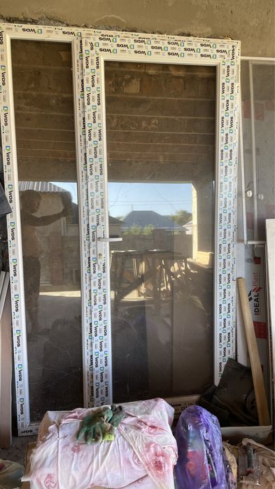 Стекляная дверь с замком