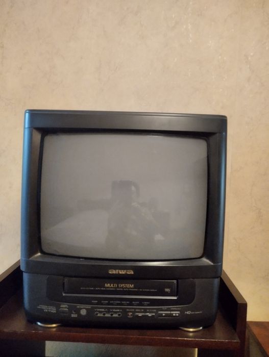Видеодвойка AIWA.Цена 200000