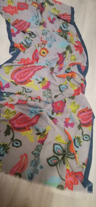 Coccinelle дамски шал