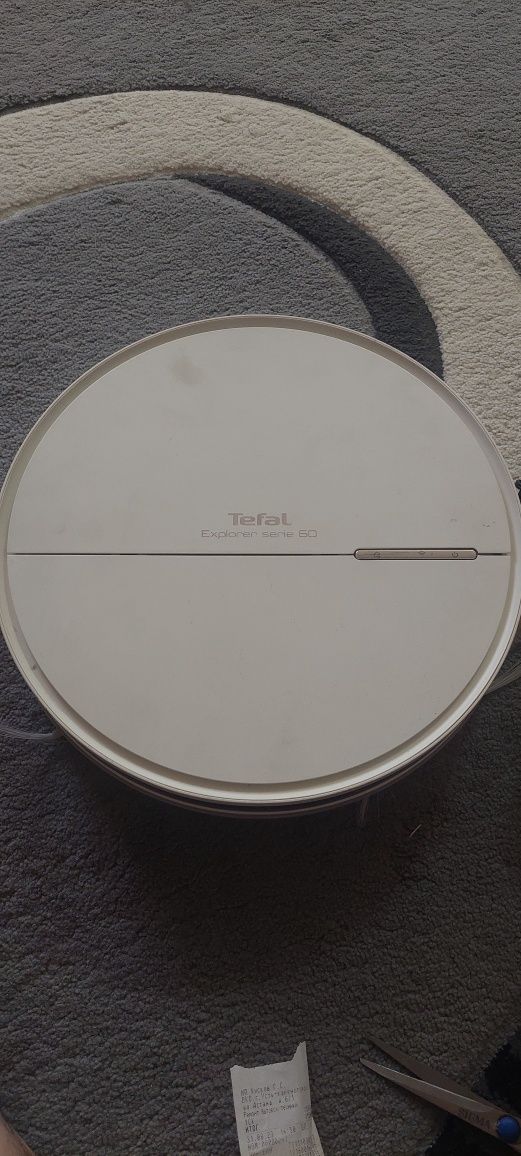 Продам на запчасти, робот пылесос Tefal