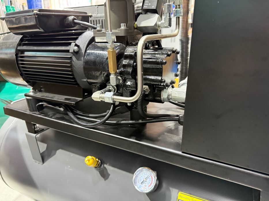 Винтавой компрессор  3 кВт 150 Л | Vintavoy kompressor