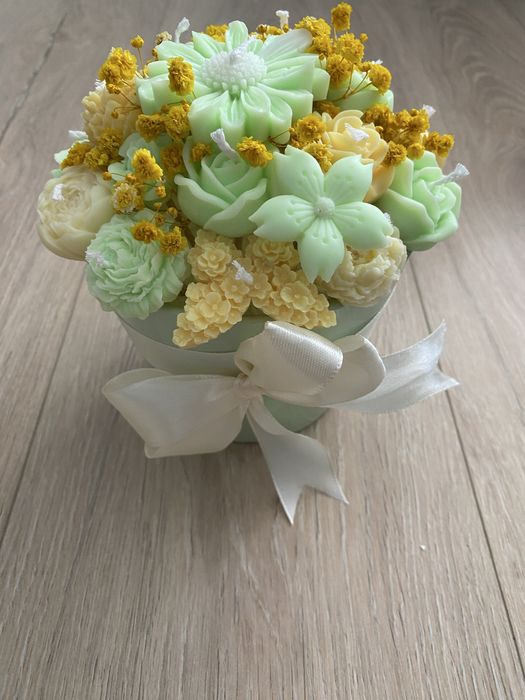 Ароматен букет от соеви свещи