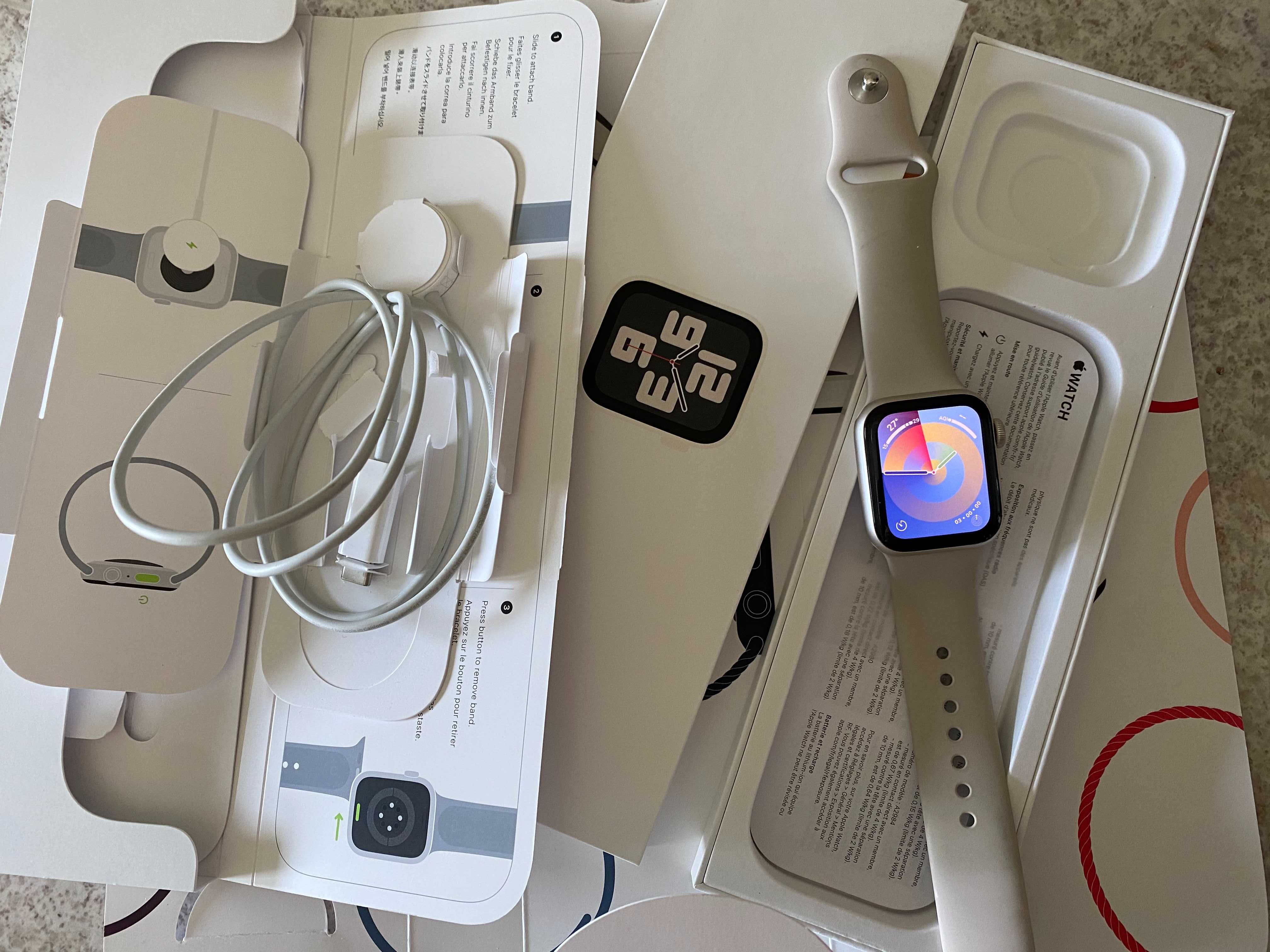 Apple Watch SE 40mm Gen 2 Starlight GPS