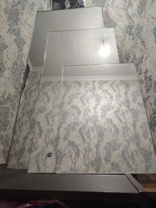 Продам зеркала и стекла  в отличном состоянии