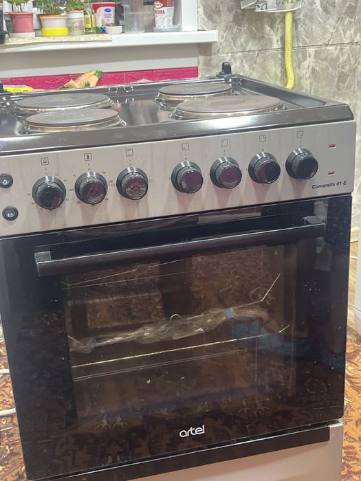 в продаже электрическая плита, духовка. название на фото