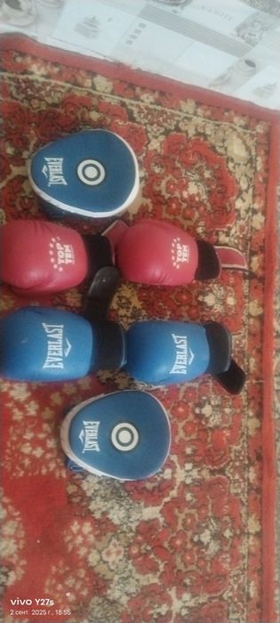 Лапа и перчатка сатылад