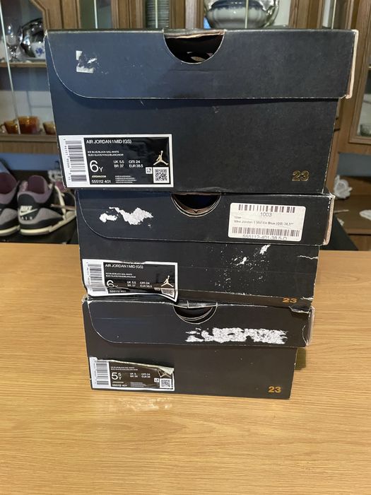 Jordan 1 mid ice blue