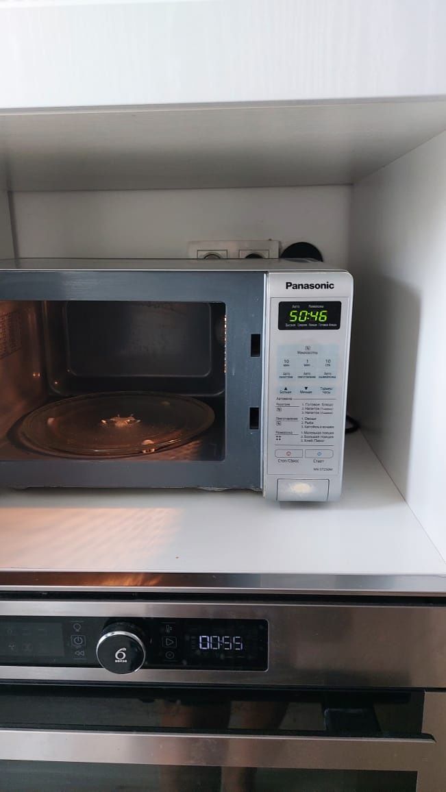 Продам микроволновую печь бу. Panasonic