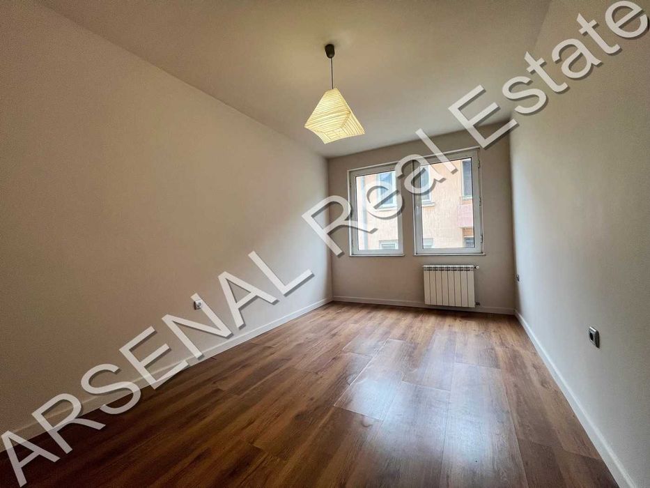 Тристаен апартамент за продажба, Център