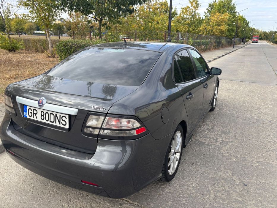 Vând saab impecabil adus recent din Spania