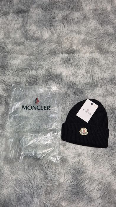 Caciula Moncler neagra