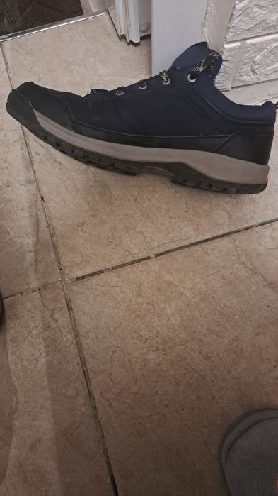 Продавам много запазени мъжки обувки