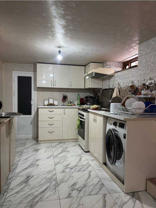 под гостиница уй сотилади